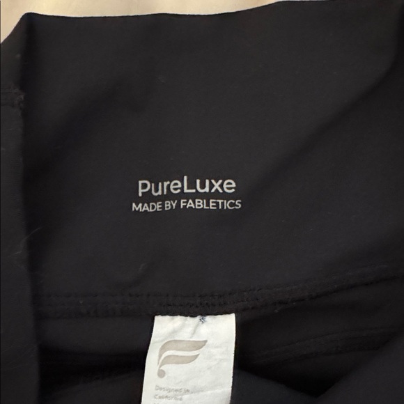 Fabletics Black Leggings w/ Side Pockets - Picture 4 of 5